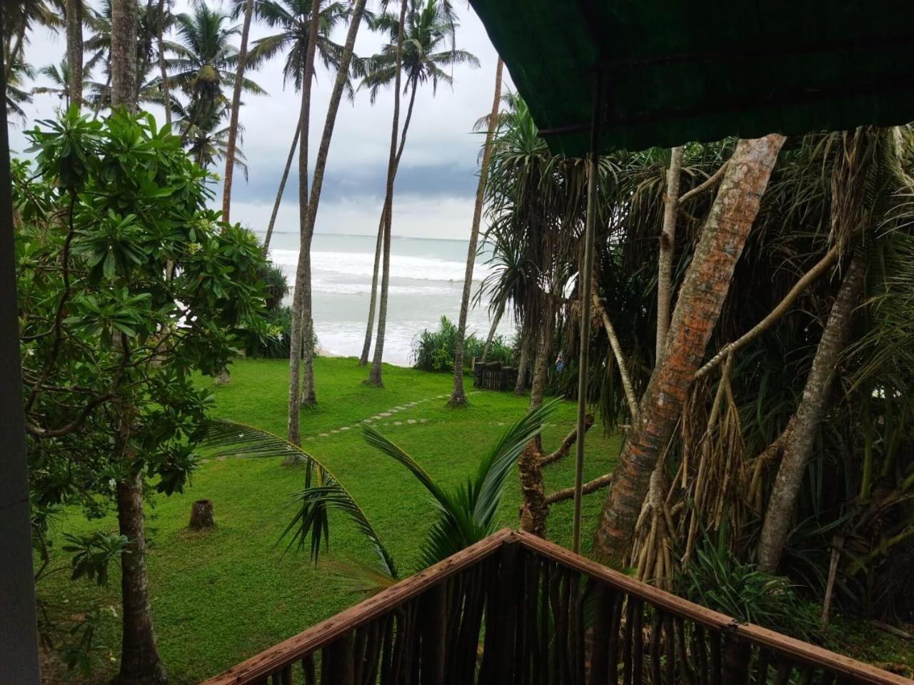 Lion Paradise Surf Beach Matara Exterior foto
